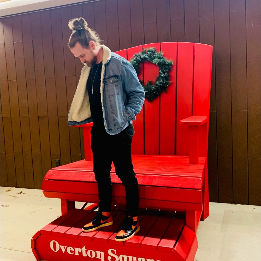 Meet your Posher, Cory